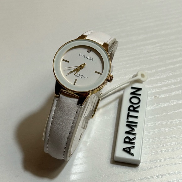 New Armitron white watch eclipse - Picture 2 of 8
